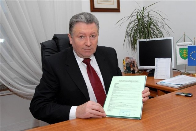Burmistrz M. Szymalski złożył we wtorek w IPN wniosek o umożliwienie mu wglądu do jego teczki.