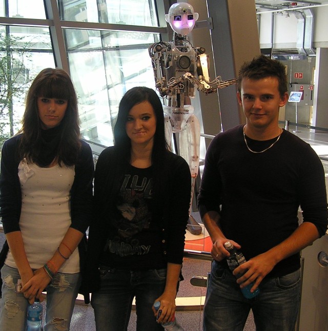 Uczniowie "Staszica&#8221; - Mariola i Paulina Pustuł oraz Arkadiusz Klim byli zachwyceni wizytą w centrum naukowym.