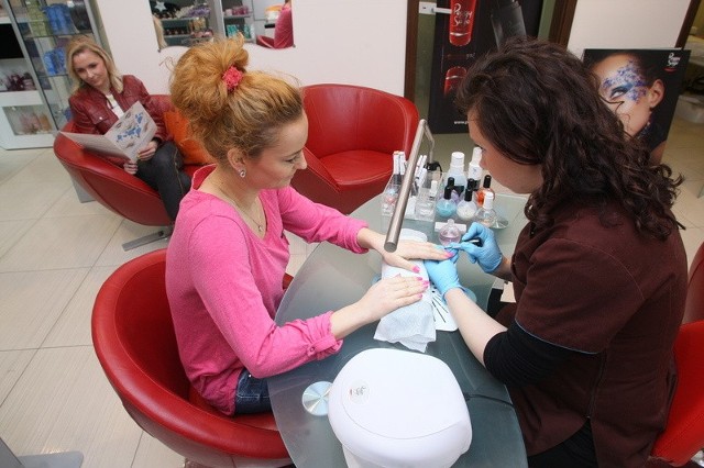 Sekret Azji - taki manicure możan będzie wykonać w weekend w cenie 49 złotych.