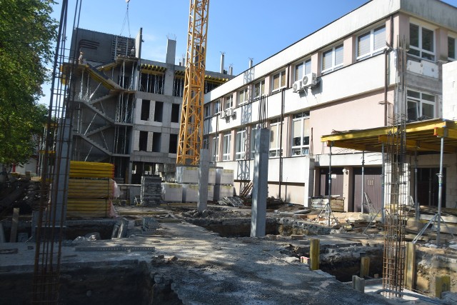 Tak wygląda obecnie stan przebudowy budynku Starostwa Powiatowego w Przysusze.