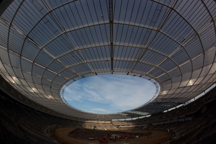 Stadion Śląski: zakończono prace przy montażu dachu