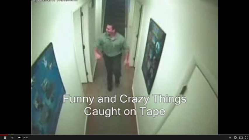 Śmieszne nagrania z monitoringu: Zobacz jakie śmieszne sytuacje złapało oko kamery [WIDEO]