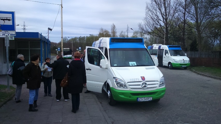 Żeby skorzystać z telebusa trzeba skontaktować się z...