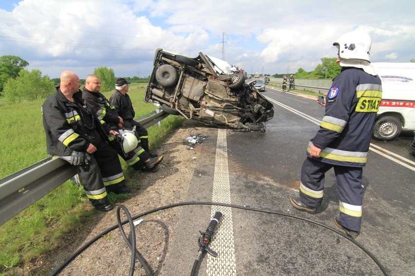 Wypadek na Wschodniej Obwodnicy Wrocławia. Zderzyły się trzy auta (FILM, ZDJĘCIA)