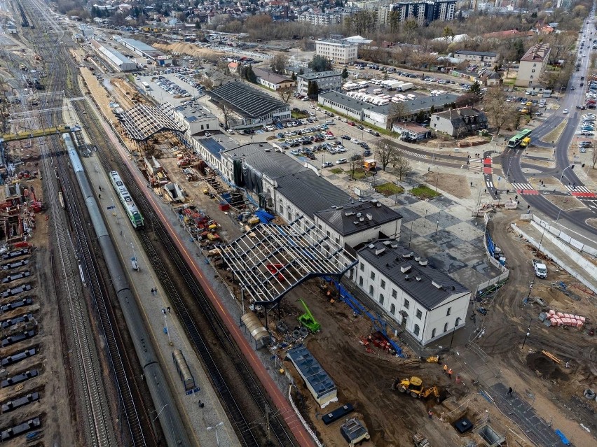 Budowa węzła intermodalnego w Białymstoku. Powtórzony przetarg na kolejny etap. Trzy firmy walczą o zadaszenie wejść do tunelu pod torami 