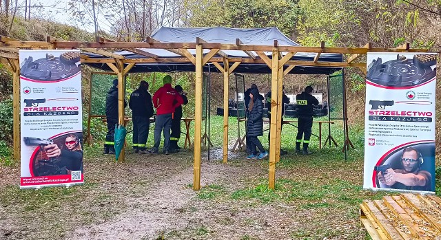 Strzelnica w Gniazdowicach jeszcze zanim rozpadało się na dobre