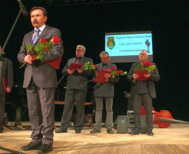Na pierwszym planie Marek Zaremba, z tyłu Jerzy Reszczyński, Grzegorza Prokopa i Rafał Latawiec.