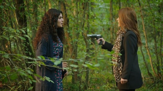 Najbliższe odcinki serialu "Przysięga" przyniosą wiele emocji. Sprawdźcie, co wydarzy się w tym tygodniu w tureckim serialu.