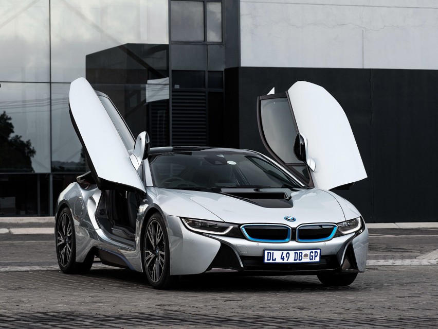 BMW i8...