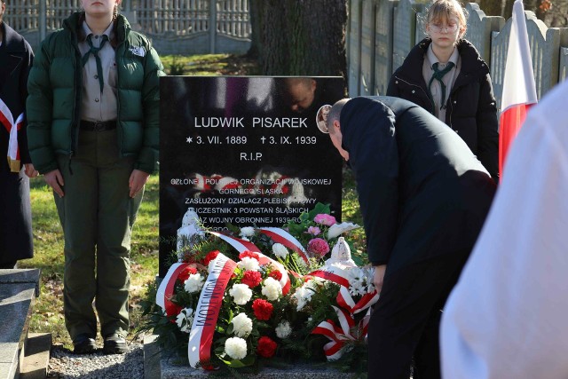 W piątek 16 lutego, na terenie cmentarza parafii pw. św. Piotra i Pawła w Orzeszu-Woszczycach, odsłonięto grób wojennego powstańca śląskiego Ludwika Pisarka