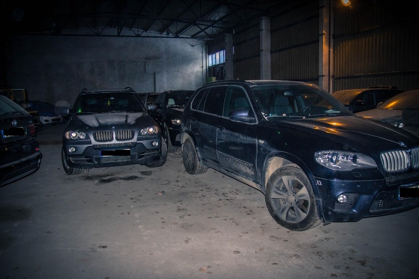 Złodzieje luksusowych bmw w Łódzkiem. Policjanci CBŚ odzyskali auta wartości 3,5 mln [ZDJĘCIA+FILM]