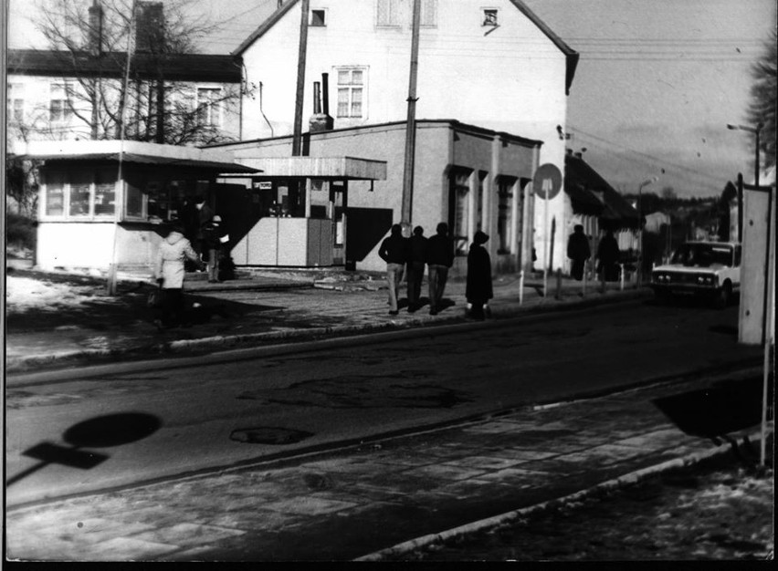 Stare fotografie z Miastka z lat 1975-1983. Obecna ul. Armii...