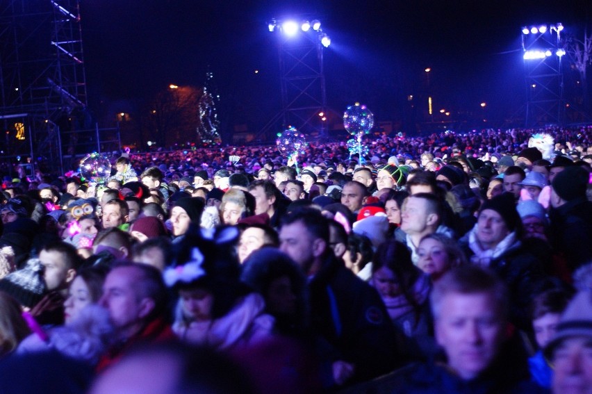 Sylwester 2017 w Zakopanem. Tak bawiła się publiczność [ZDJĘCIA]