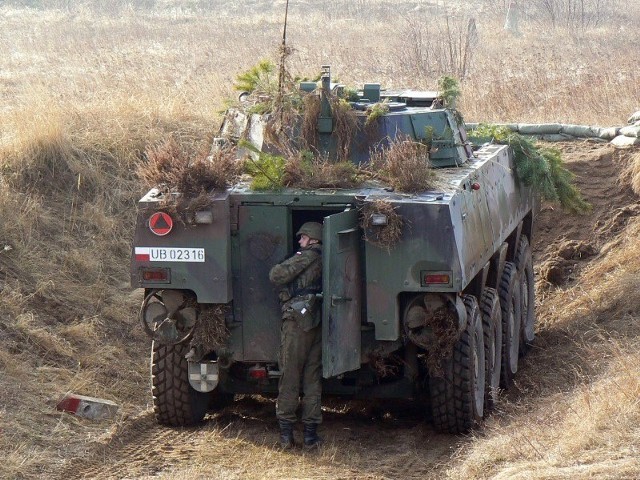 Langusta - cwiczenia na poligonieZolnierze cwiczyli na poligonie drawskim.