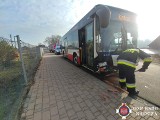 Kadcza. Samochód osobowy zderzył się czołowo z autobusem MPK [ZDJĘCIA]