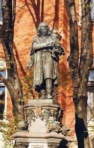 Pomnik Kopernika dłuta Cypriana Godebskiego Fot. Wacław Klag
