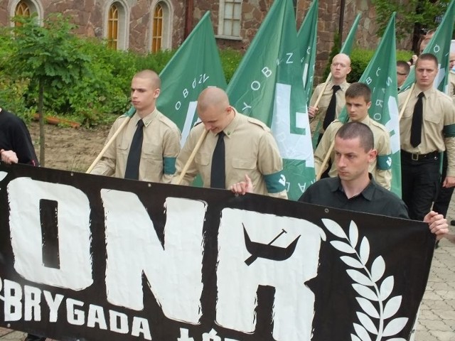 Pielgrzymka Narodowych Sił Zbrojnych zgromadziła kilka formacji narodowo-radykalnych.