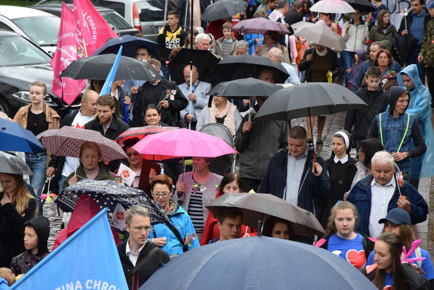 Marsz dla Życia i Rodziny przeszedł ulicami Bielska-Białej ZDJĘCIA