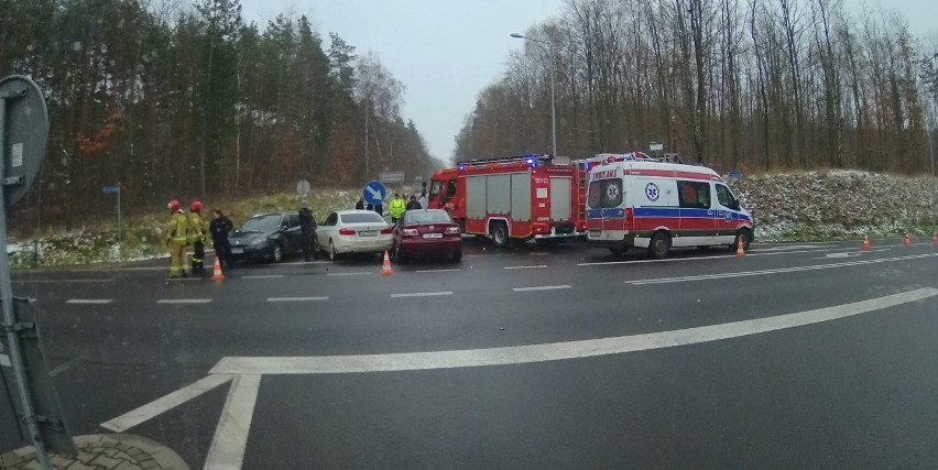 Wypadek na skrzyżowaniu Osieckiej z DW 791 w Olkuszu