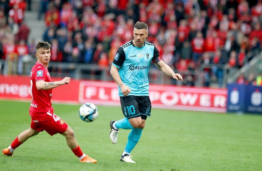 Lukas Podolski jest ostatnio w znakomitej formie....