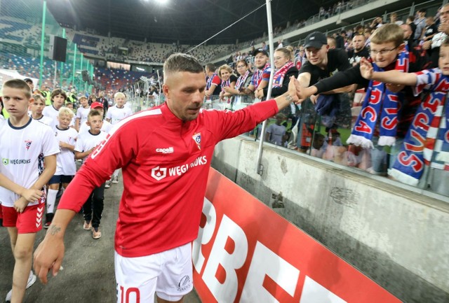 Lukas Podolski jest ostatnio w znakomitej formie.Zobacz kolejne zdjęcia. Przesuwaj zdjęcia w prawo - naciśnij strzałkę lub przycisk NASTĘPNE