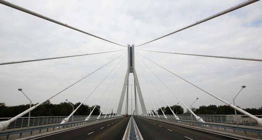 Otwarcie nowego mostu na Wisłoku w Rzeszowie odbędzie się w...