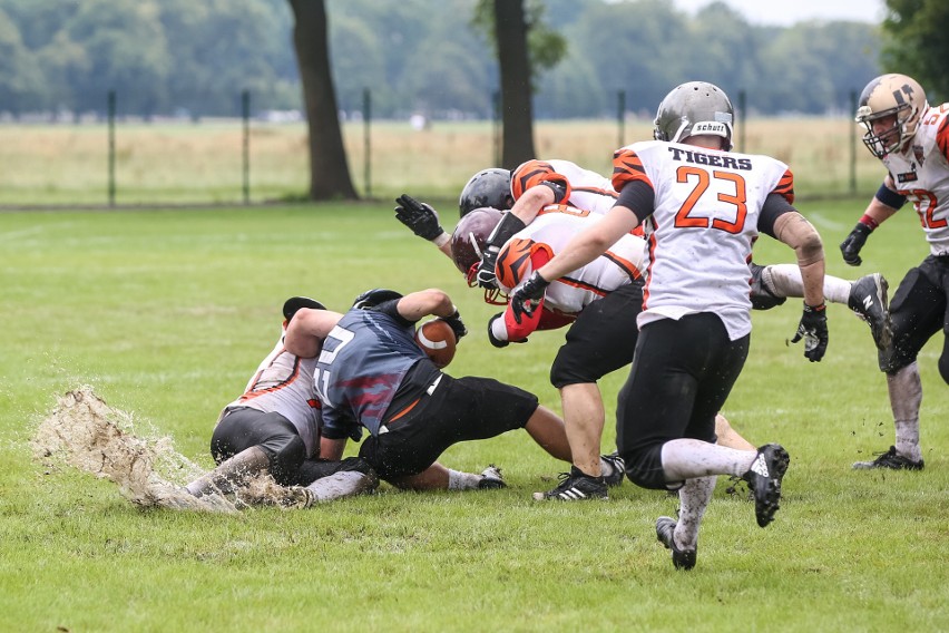 Futbol amerykański: W derbach Małopolski górą Silvers Olkusz [ZDJĘCIA]