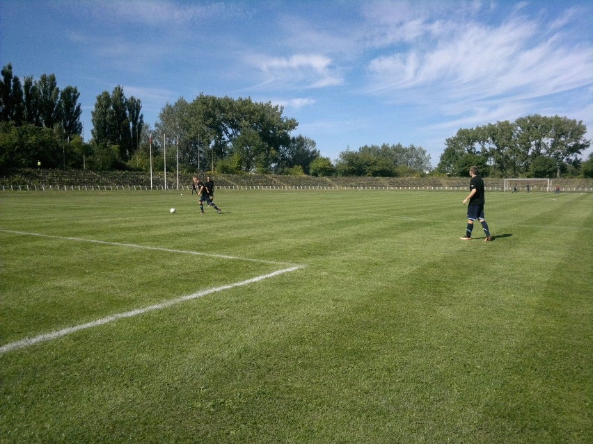 Kiedy usunięto szkło z boiska piłkarze ŁKS pokonali 4:1 Start Brzeziny