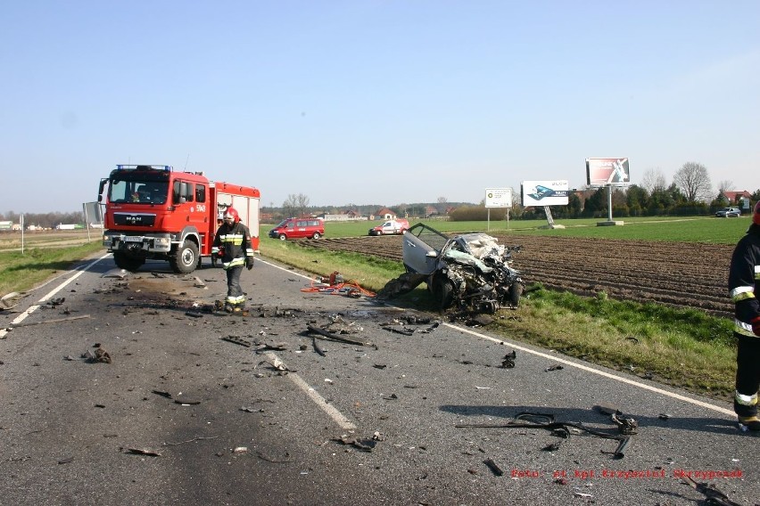 Jedna osoba zginęła w wypadku na drodze między Rawiczem a...