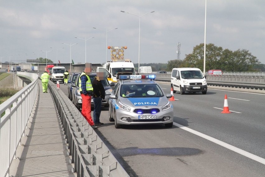 Pożar ciężarówki na AOW. Utrudnienia w kierunku Warszawy (ZDJĘCIA)