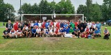 Powiatowy Turniej Oldbojów w piłce nożnej o puchar starosty jędrzejowskiego. Na boisku w Skroniowie rywalizowały cztery drużyny