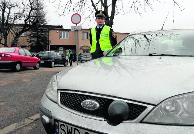 Wodzisławscy strażnicy fotoradar mają zamontowany w fordzie mondeo. Kierowcy już nie muszą na jego widok zwalniać...