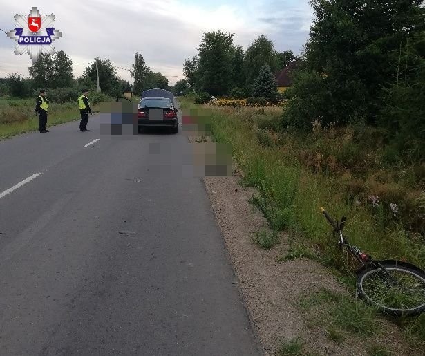 Śmiertelne potrącenie rowerzysty w miejscowości Kozubata (gm. Urszulin). Droga powiatowa zablokowana