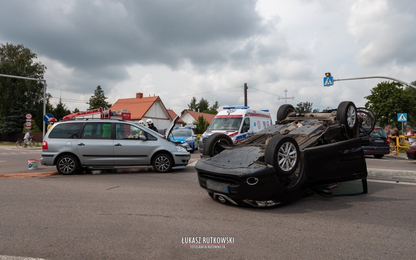 Zdjęcia z wypadku w Knyszynie wykonał Łukasz Rutkowski -...