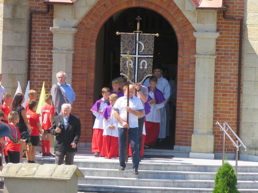 Uroczystości pogrzebowe w Wysokiej. Beatę i Kacperka żegnała...