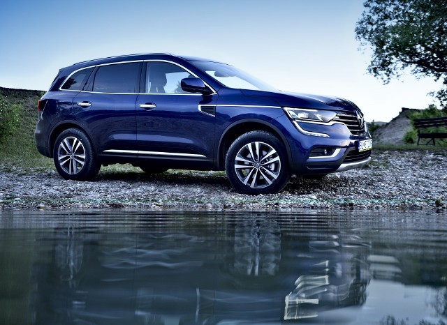 Nowe Renault Koleos - testRenault miało już w swojej ofercie model, który się nazywał Koleos. Był to pojazd typu SUV plasujący się wśród kompaktów. Teraz do oferty wraca auto, które też nazywa się Koleos, ale z tym poprzednim praktycznie poza nazwą nie ma nic wspólnego.fot. Renault