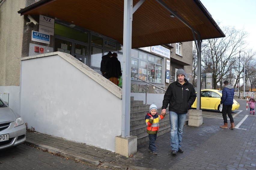 Przychodnie w Rybniku zamknięte. Przyjmuje szpital w Rybniku [ZDJĘCIA + WIDEO]