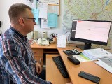 Olszewo-Borki. Stacja pogodowa i czujnik skażeń zainstalowano na budynku GOK-u w Olszewie-Borkach