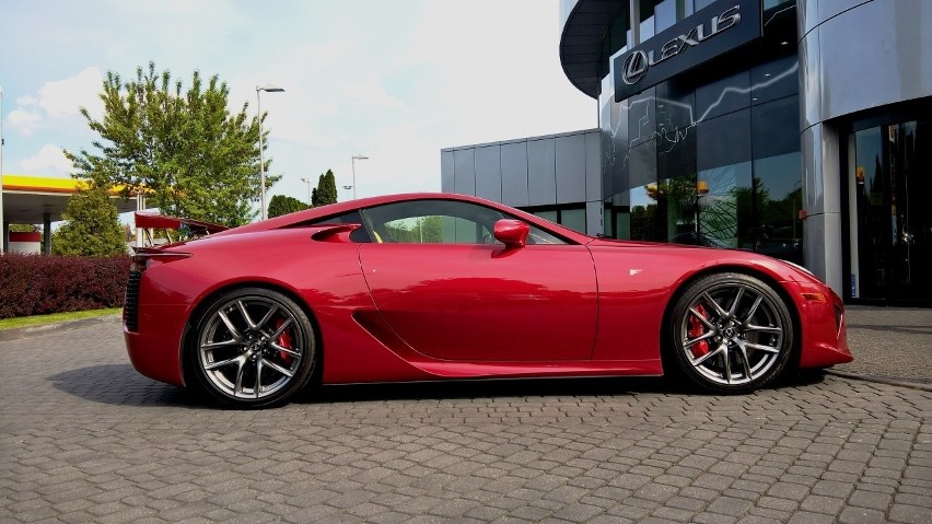 Lexus LFA...