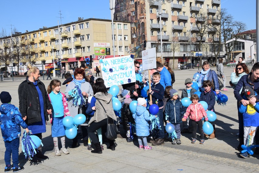 „Przystanek autyzm” to happening w Dzień Autyzmu na placu...