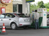 Rynek paliw: Wspinaczka oleju i bezruchu benzyny