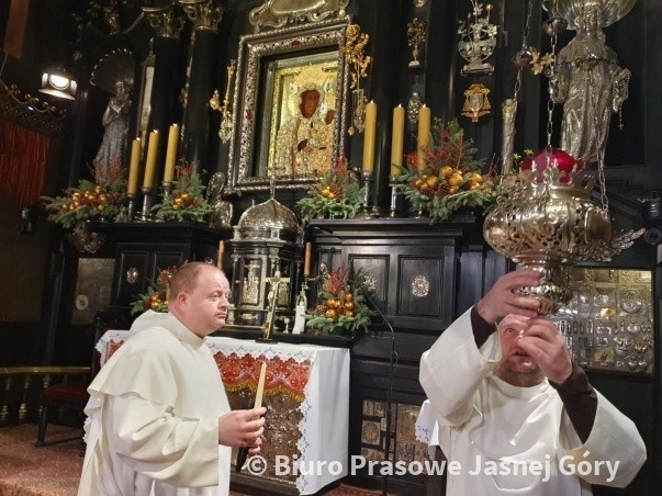 Jasna Góra przekazała światło nadziei Ukrainie. Ogień...