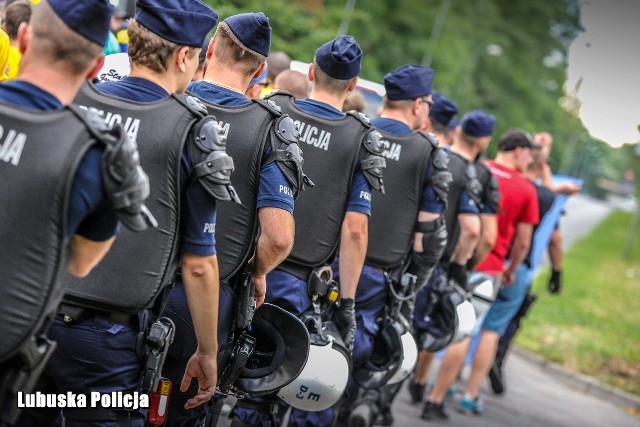 Podczas imprezy nie obyło się bez incydentów mniej przyjemnych. Imprezę zabezpieczali m.in. policjanci z Zielonej Góry.