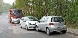 Wypadek w Kętach. Na ulicy Kęckie Górki Północne doszło do czołowego zderzenia volkswagena z toyotą. Zdjęcia