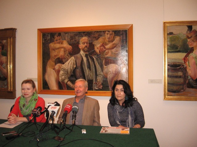 O planach Muzeum imienia Jacka Malczewskiego mówili wczoraj na spotkaniu w muzeum dyrektor Adam Zieleziński, Paulina Szymalak - Bugajska - dział sztuki( z lewej) i Ilona Pulnar - Ferdjani - dział oświaty.