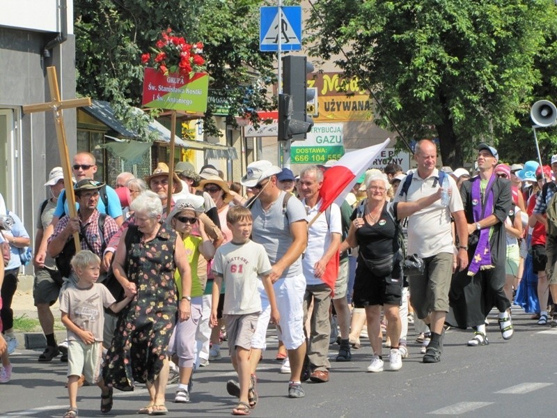 28 Piesza Pielgrzymka Łomżyńska w Ostrowi Mazowieckiej -...