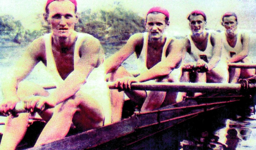Zbigniew Żarnowiecki (pierwszy z prawej) wraz ze swoją osadą...