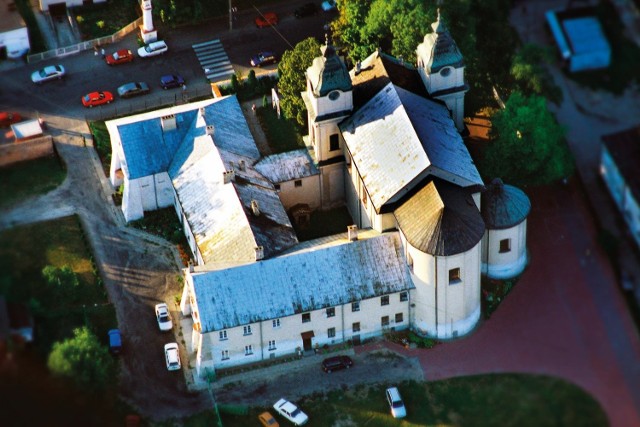 W ramach prac w kościele Matki Bożej Szkaplerznej w Warce zostanie wyremontowany dach.