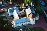 Zabytkowy kościół Matki Bożej Szkaplerznej w Warce przejdzie remont. Gmina otrzymała dofinansowanie na ten cel