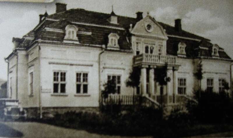 W 1953 w "Kuźmakówce” kręcono film o gen. Świerczewskim.